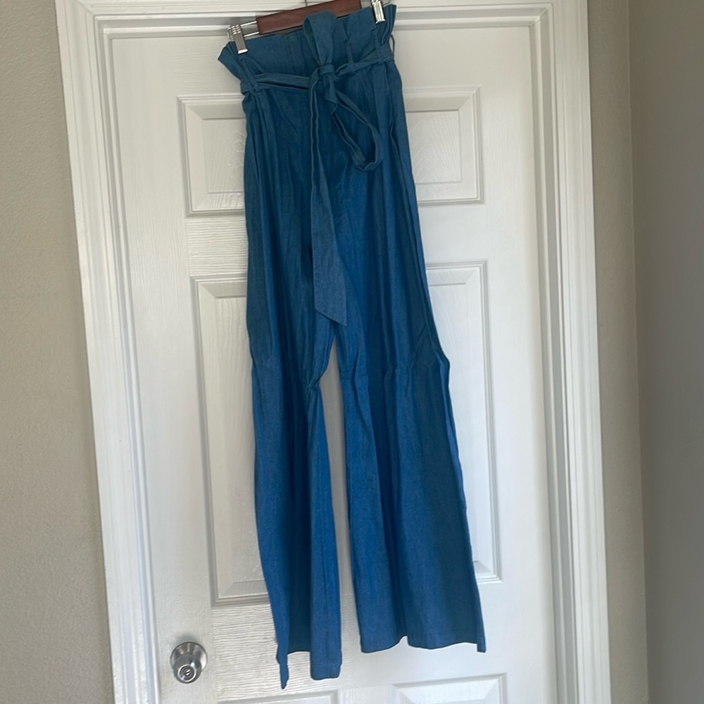 Active USA brand, wide leg , high waisted pants